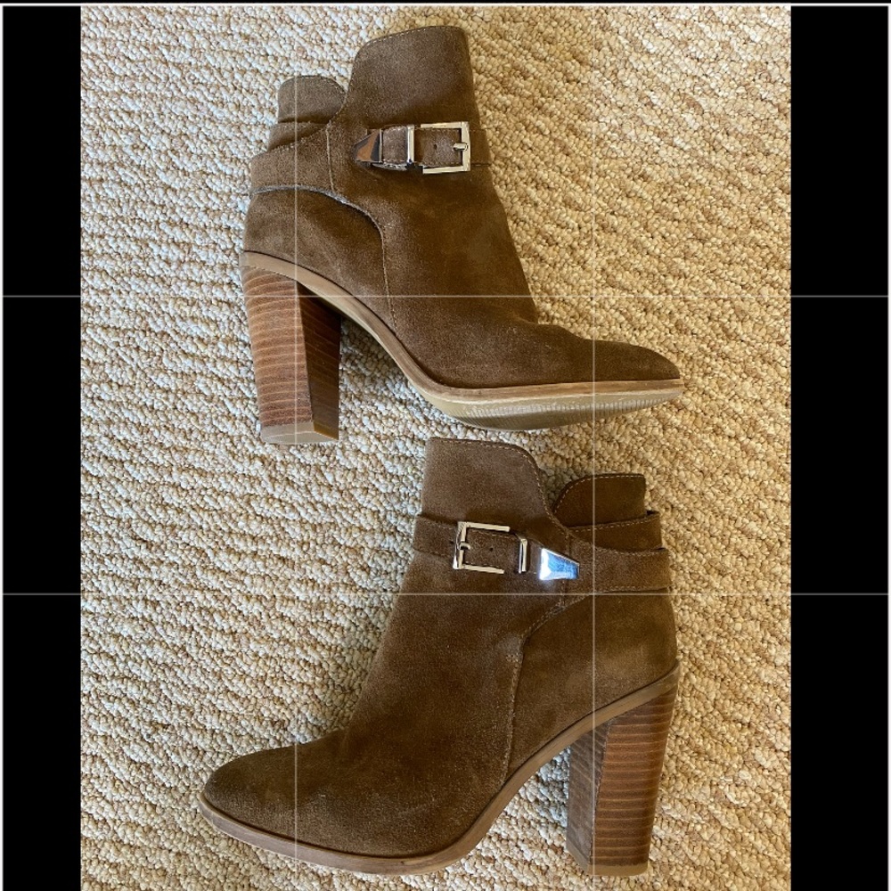 Steve Madden Suede Brown Booties